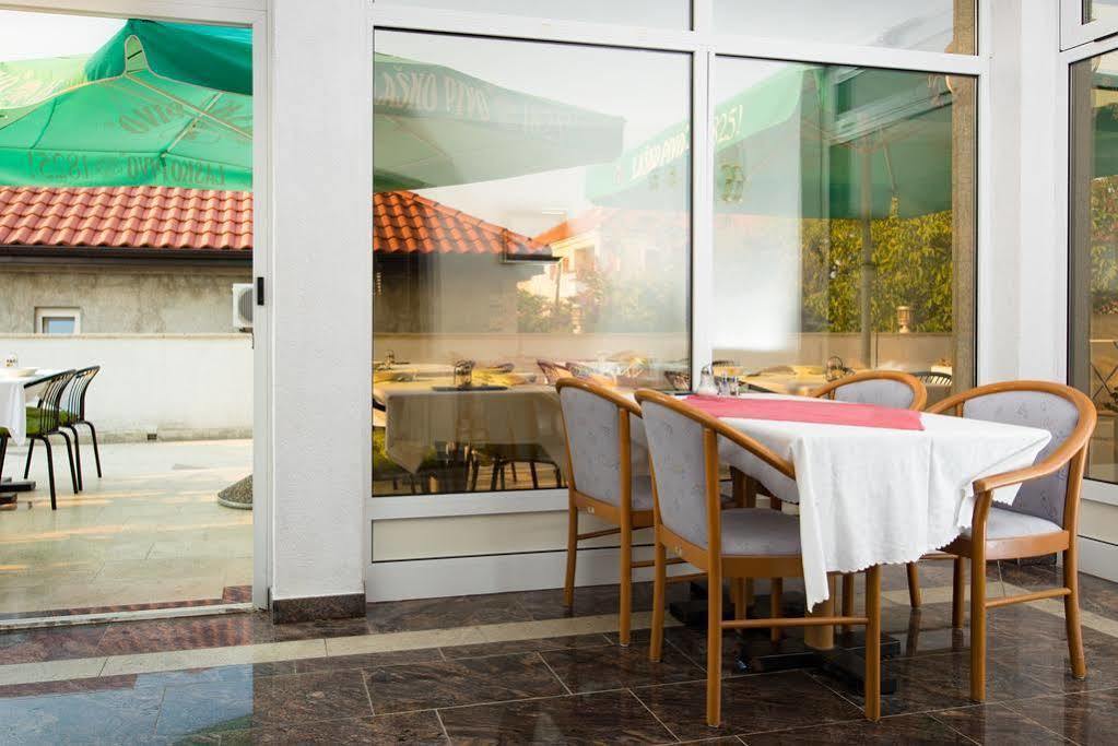 Downtown Private Rooms Mandic 수페타르 외부 사진